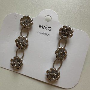 - NEW - MANGO Lirio Drop long silver flower earrings